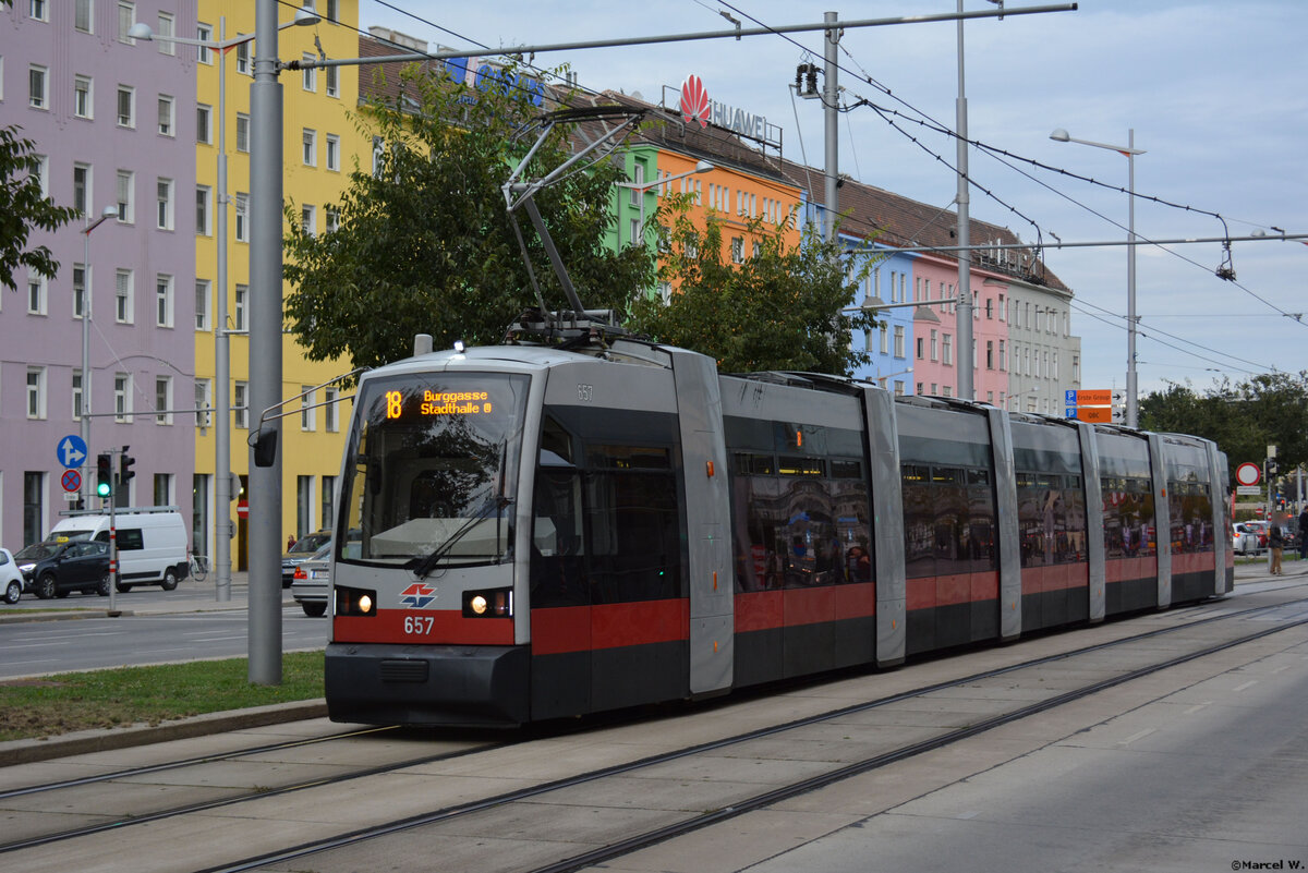 04.10.2019 | Österreich - Wien | Straßenbahn Typ  Ulf  Nummer  657  |