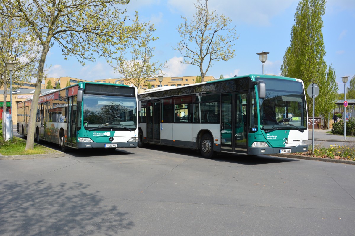 Abgestellte Busse der VIP am Hauptbahnhof in Potsdam. Aufgenommen wurde P-AV 975 und P-AV 945 (Mercedes Benz Citaro Facelift / Mercedes Benz Citaro) am 01.05.2015.