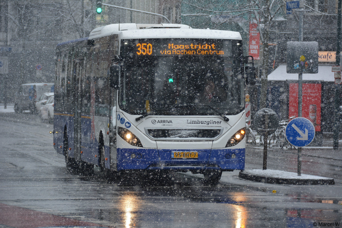 Am 06.02.2018 ist 95-BHT-7 auf der Linie 350 in Aachen unterwegs. Aufgenommen wurde ein Volvo 8900. 