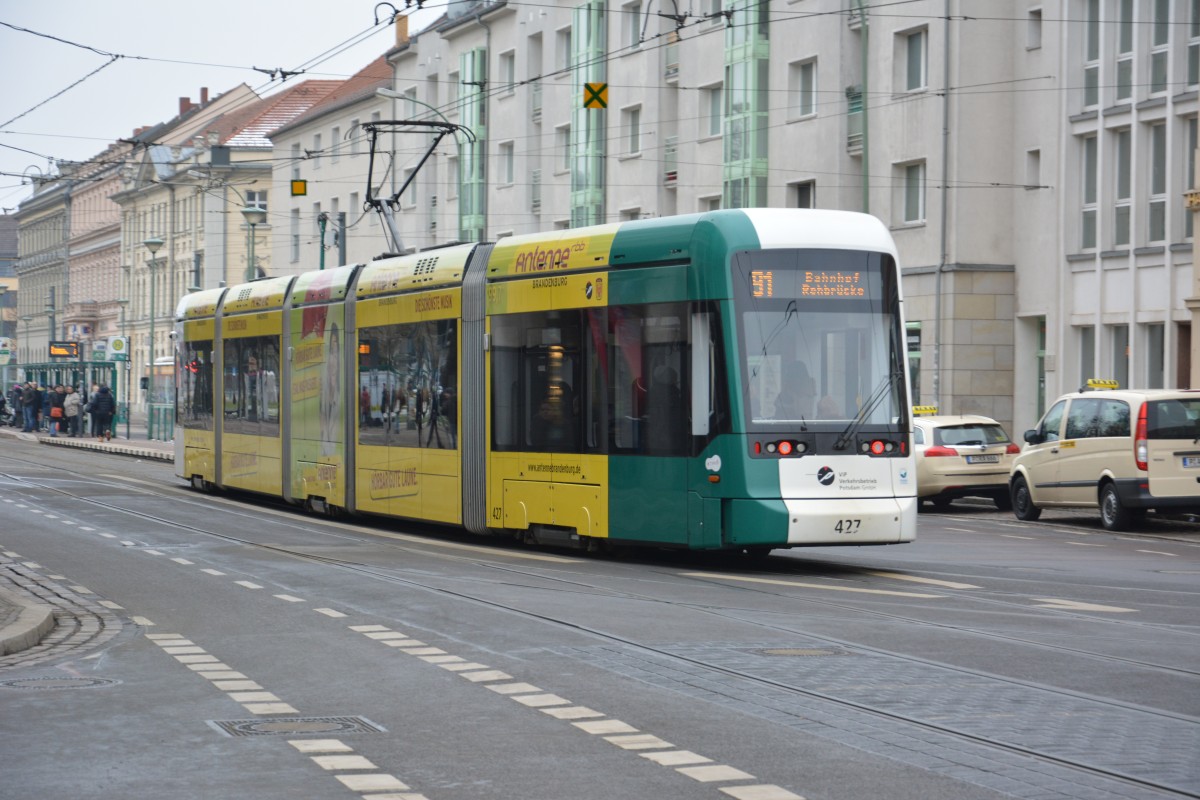 Am 07.02.2015 fährt die Vario Bahn  427  auf der Linie 91 zum Bahnhof Rehbrücke. Nächster Halt, Potsdam Platz der Einheit. 