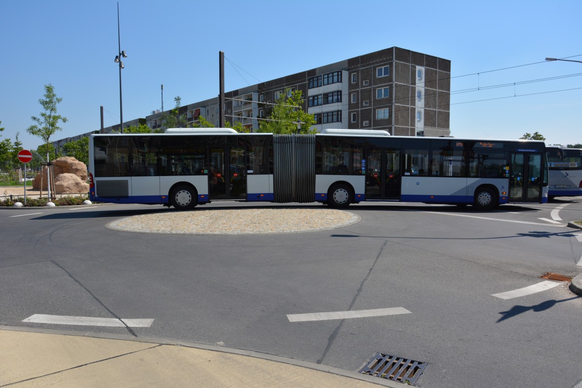 Am 09.07.2013 fährt P-AV 522 für die Straßenbahn in Potsdam Schienenersatzverkehr. Aufgenommen wurde ein Mercedes Benz Citaro Facelift / Potsdam Konrad-Wolf-Allee.
