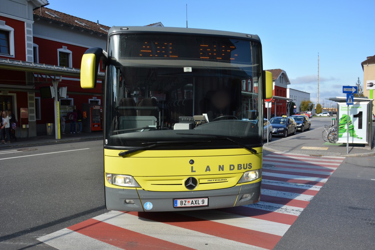Am 10.10.2015 fährt BZ-AXL 9 auf Betriebsfahrt. Aufgenommen wurde ein Mercedes Benz Integro / Landbus Klostertal / Bludenz Bahnhof. 