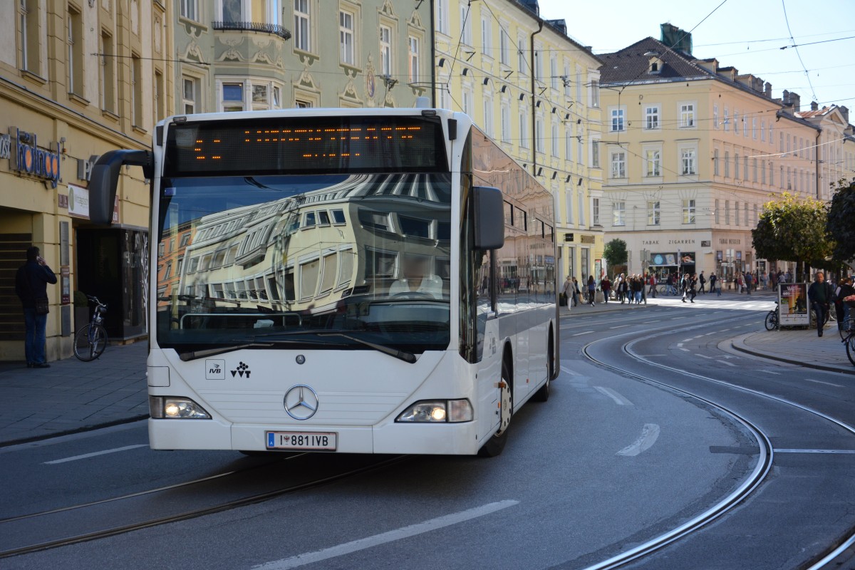 Am 12.10.2015 fährt I-881IVB auf der Linie C. Aufgenommen wurde ein Mercedes Benz Citaro G / Innenstadt Innsbruck. 