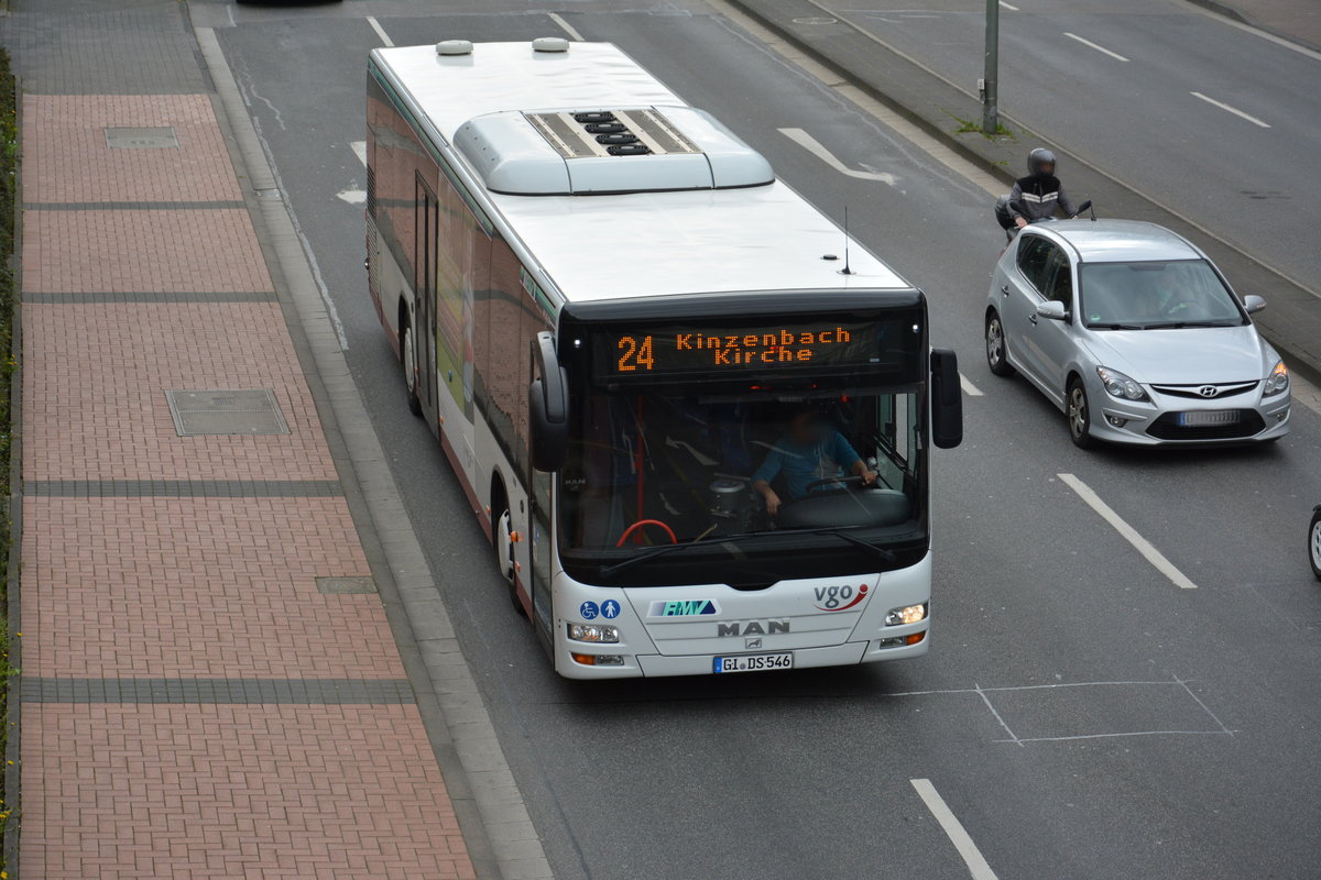 Am 19.04.2016 fährt GI-DS 546 auf der Linie 24 durch Gießen. Aufgenommen wurde ein MAN Lion's City Ü.