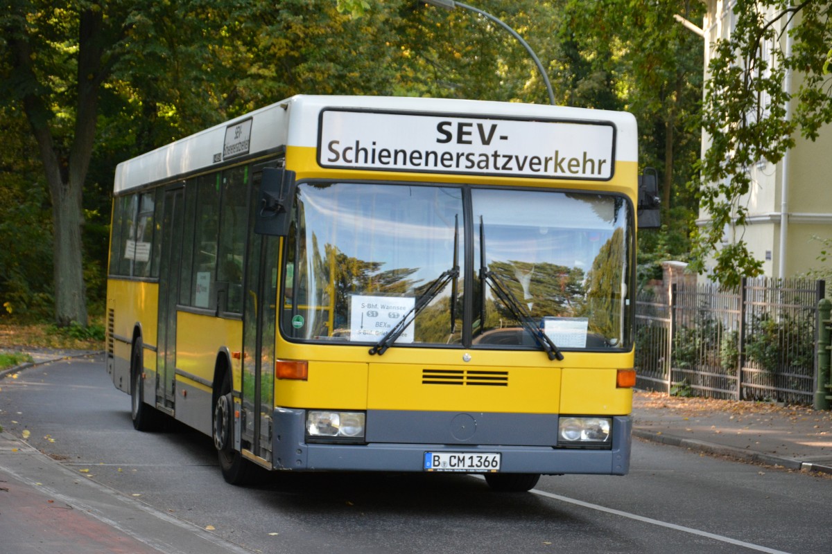 B-CM 1366 (Mercedes Benz O 405) auf SEV fahrt fr die Berliner S-Bahn am 05.09.2014. Aufgenommen Neue Kreisstrae Berlin/Kohlhasenbrck.

