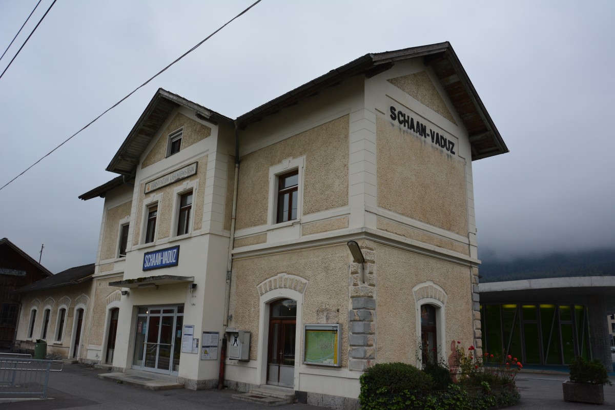 Bahnhof Schaan-Vaduz. Aufgenommen am 09.10.2015.
