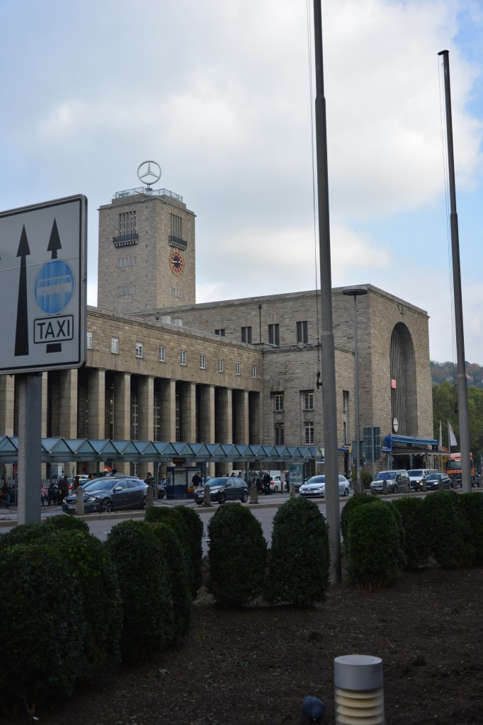 Bahnhof Stuttgart Hauptbahnhof. Aufgenommen am 19.10.2015.