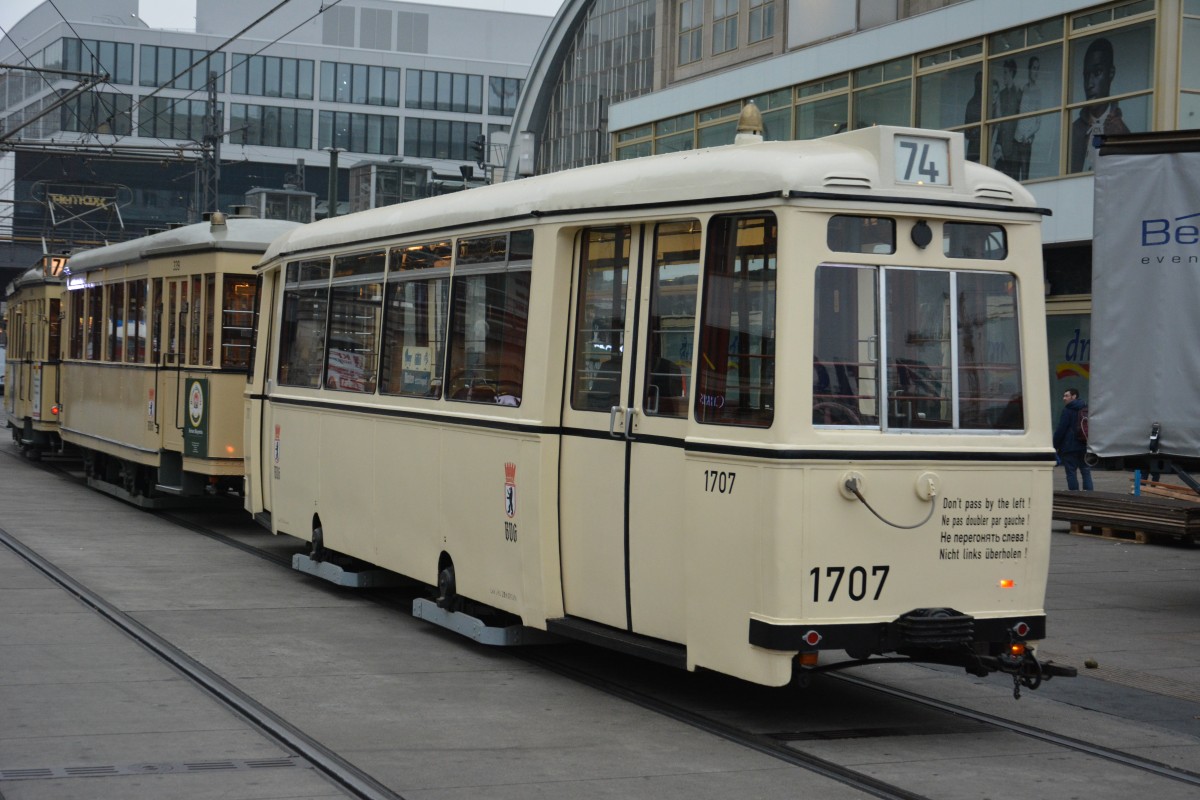 Beiwagen 1707 vom Triebwagentyp T24/49 am Alexanderplatz 11.11.2014.
