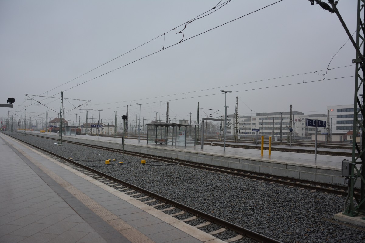 Blick auf Bahnsteige in Leipzig Hauptbahnhof. 