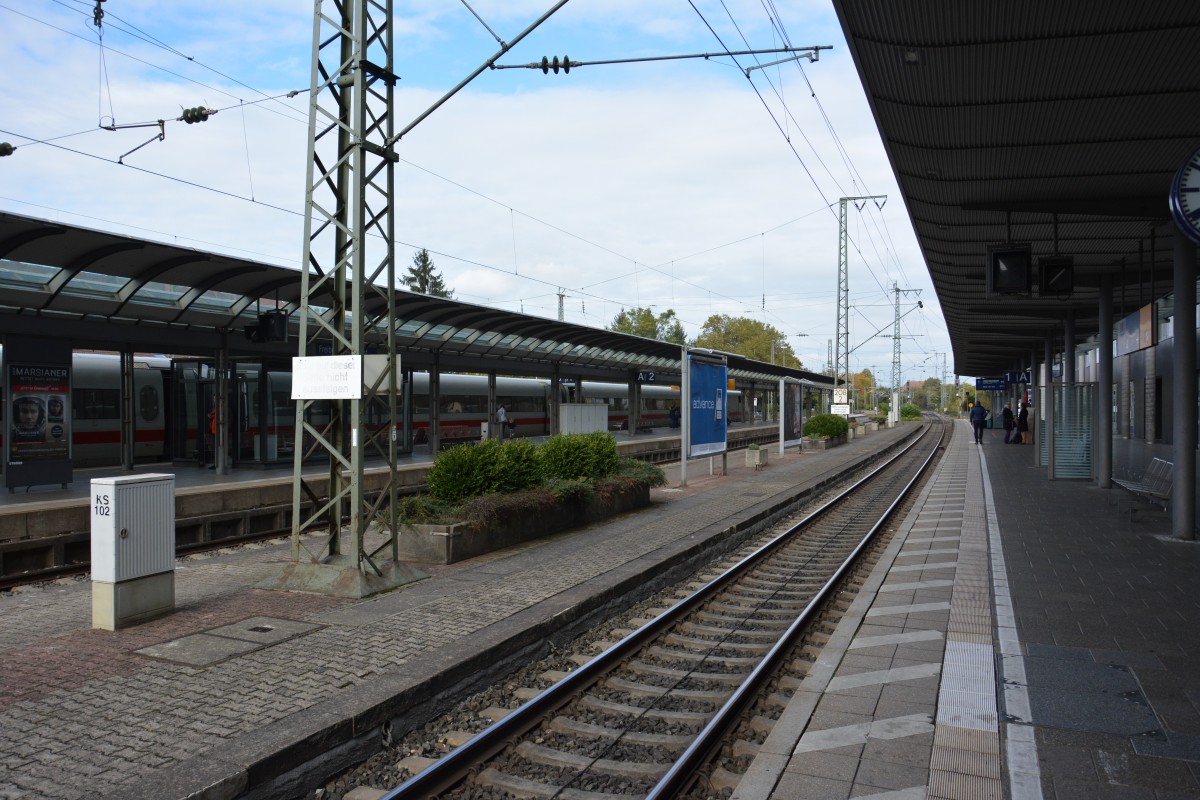Blick auf die Gleise vom Bahnhof Freiburg im Breisgau Hauptbahnhof. Aufgenommen am 18.10.2015.