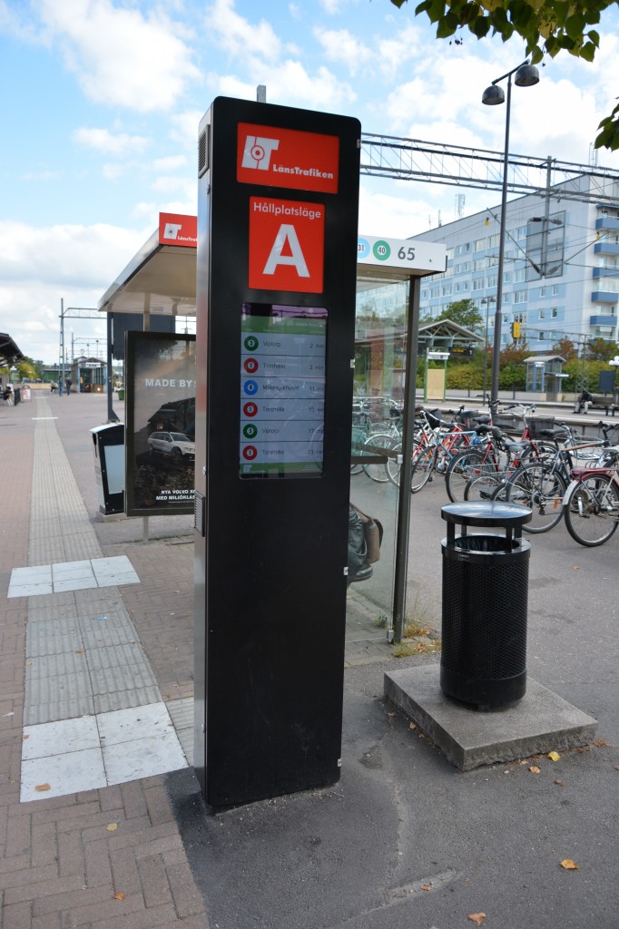 Bushaltestelle Bahnhof Eskilstuna am 17.09.2014. Aufgenommen wurde ein Volvo 7700 CNG.
