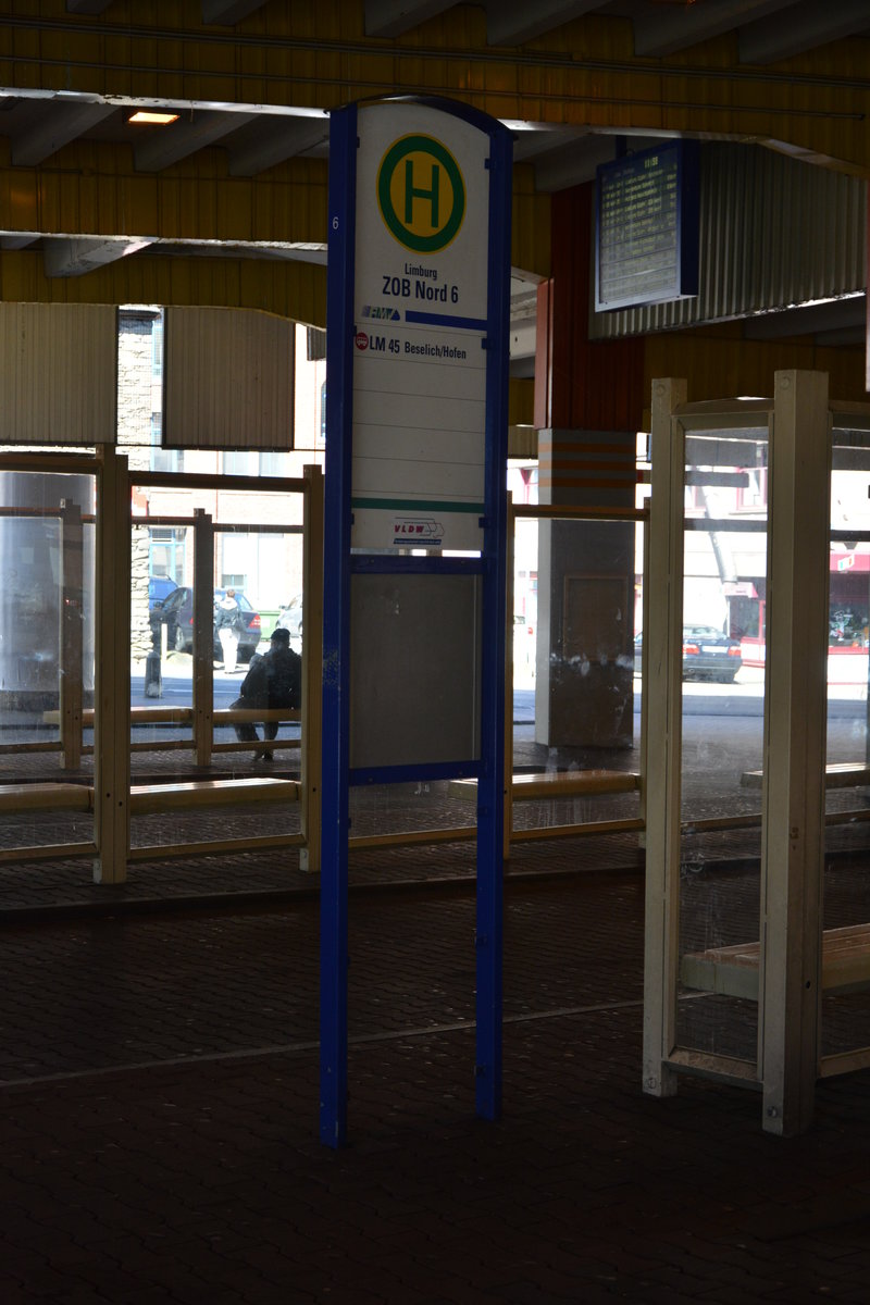 Bushaltestelle, Limburg an der Lahn ZOB Nord. Aufgenommen am 21.04.2016.