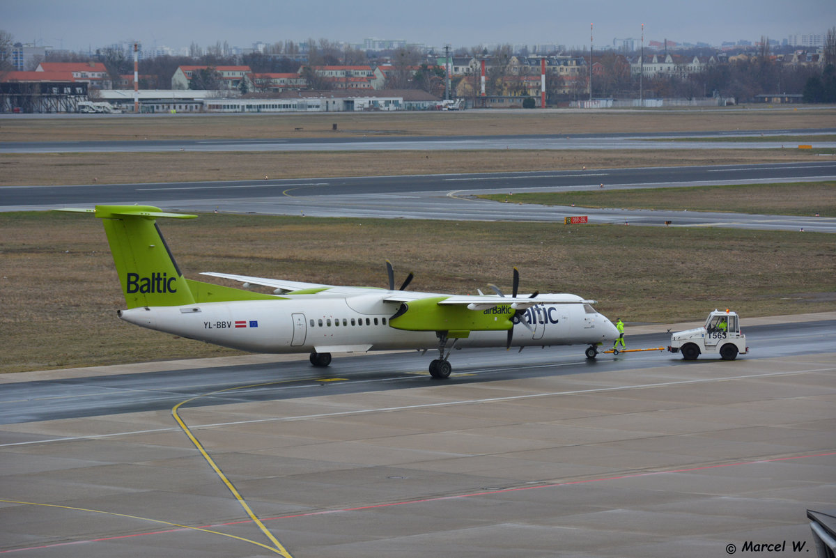 Datum: 23.12.2018

Von: TXL - Berlin

Nach: TLL - Tallinn 

Flugnummer: BT202

Flugzeug: Bombardier Dash 8 Q400

Registration: YL-BBV 

Airline: Air Baltic

Aufnahmeort: Berlin Tegel