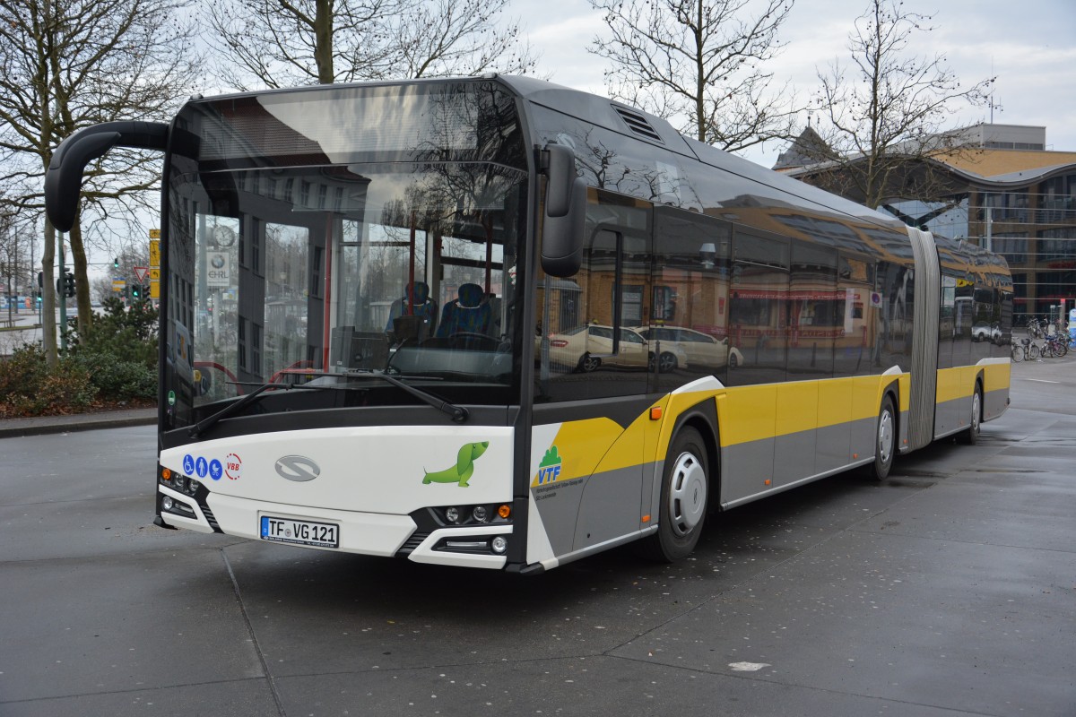 Dieser Bus ist neu bei der VTF (TF-VG 121) und wurde am 06.02.2016 am Hauptbahnhof in Potsdam gesichtet. Aufgenommen wurde ein neuer Solaris Urbino 18.
