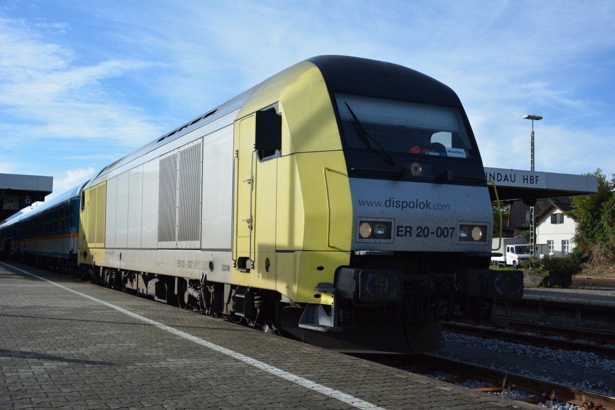 ER 20 (20-007) steht am 06.10.2015 im Bahnhof Lindau Hauptbahnhof.