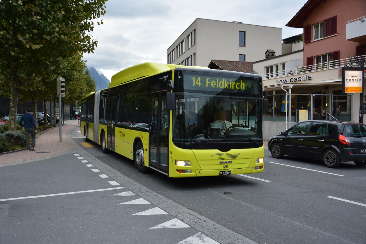 FL-39864 fährt am 08.10.2015 auf der Linie 14 nach Feldkirch (Österreich). Aufgenommen wurde ein MAN Lion's City G CNG / Vaduz Aeulestrasse. 