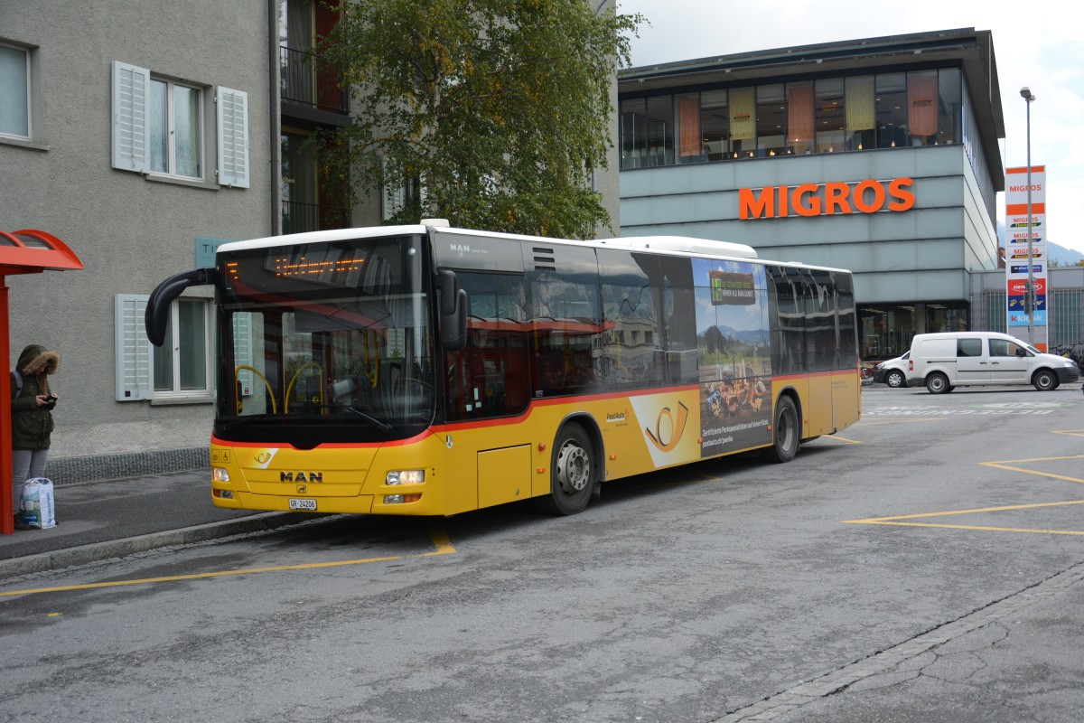 GR-24206 fährt am 16.10.2015 durch Chur. Aufgenmommen wurde ein MAN Lion's City / Chur Bahnhof.