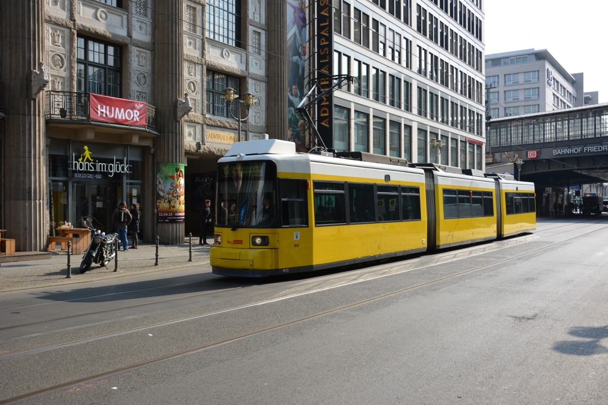 GT6N Niederflurstraßenbahn  1073  fährt am 13.03.2015 auf der Linie 12 nach Weißensee. Aufgenommen in Berlin, Friedrichstraße. 