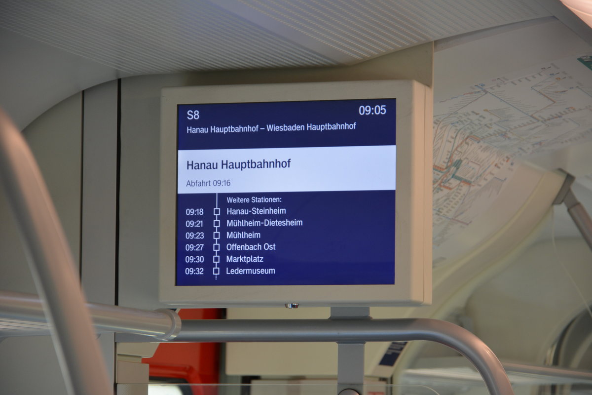 Innenansicht der BR 430. Aufgenommen am 20.04.2016, Hanau Hauptbahnhof. 