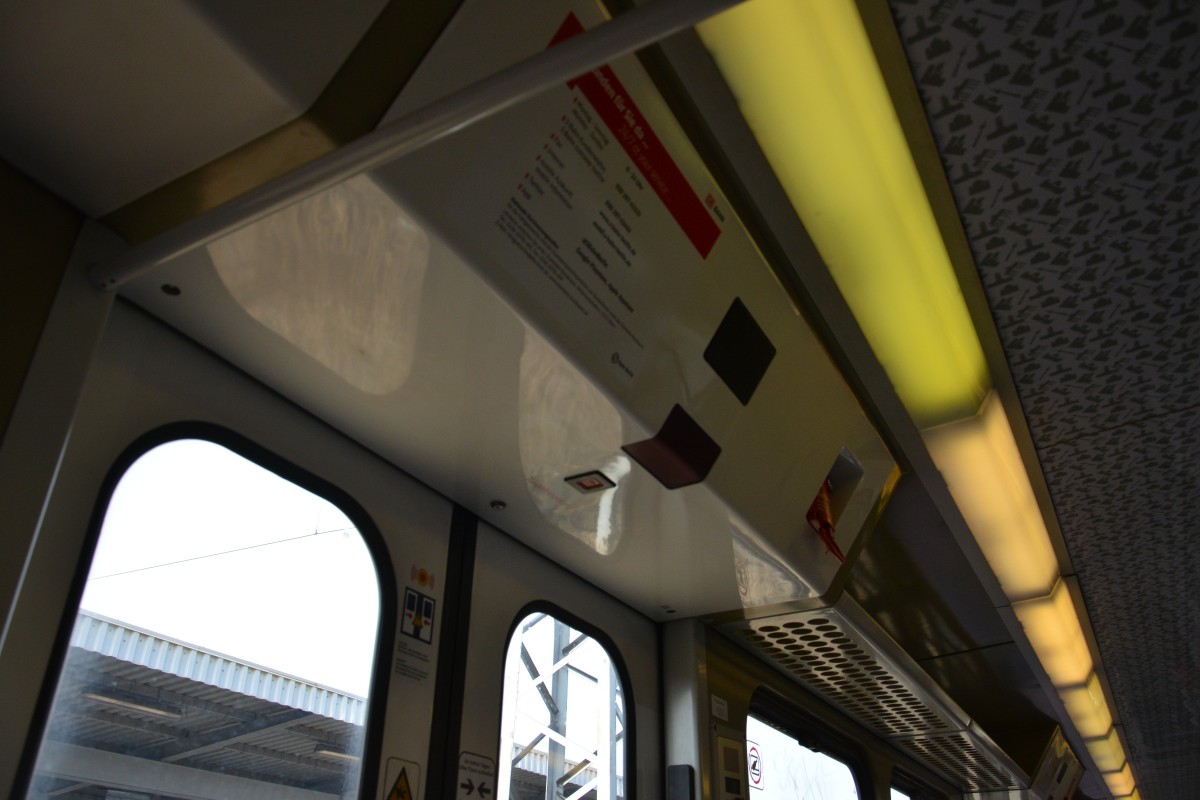 Innenraum von einer BR 485 der S-Bahn Berlin. Aufgenommen am 12.04.2015.