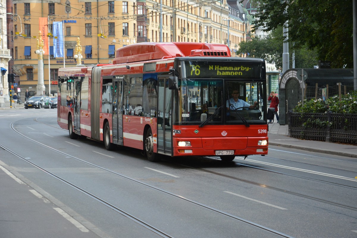MAN Niederflurbus der 2. Genartion mit CNG auf der Linie 76 in Stockholm am 16.09.2014 unterwegs. Kennzeichen ist UPG 770.