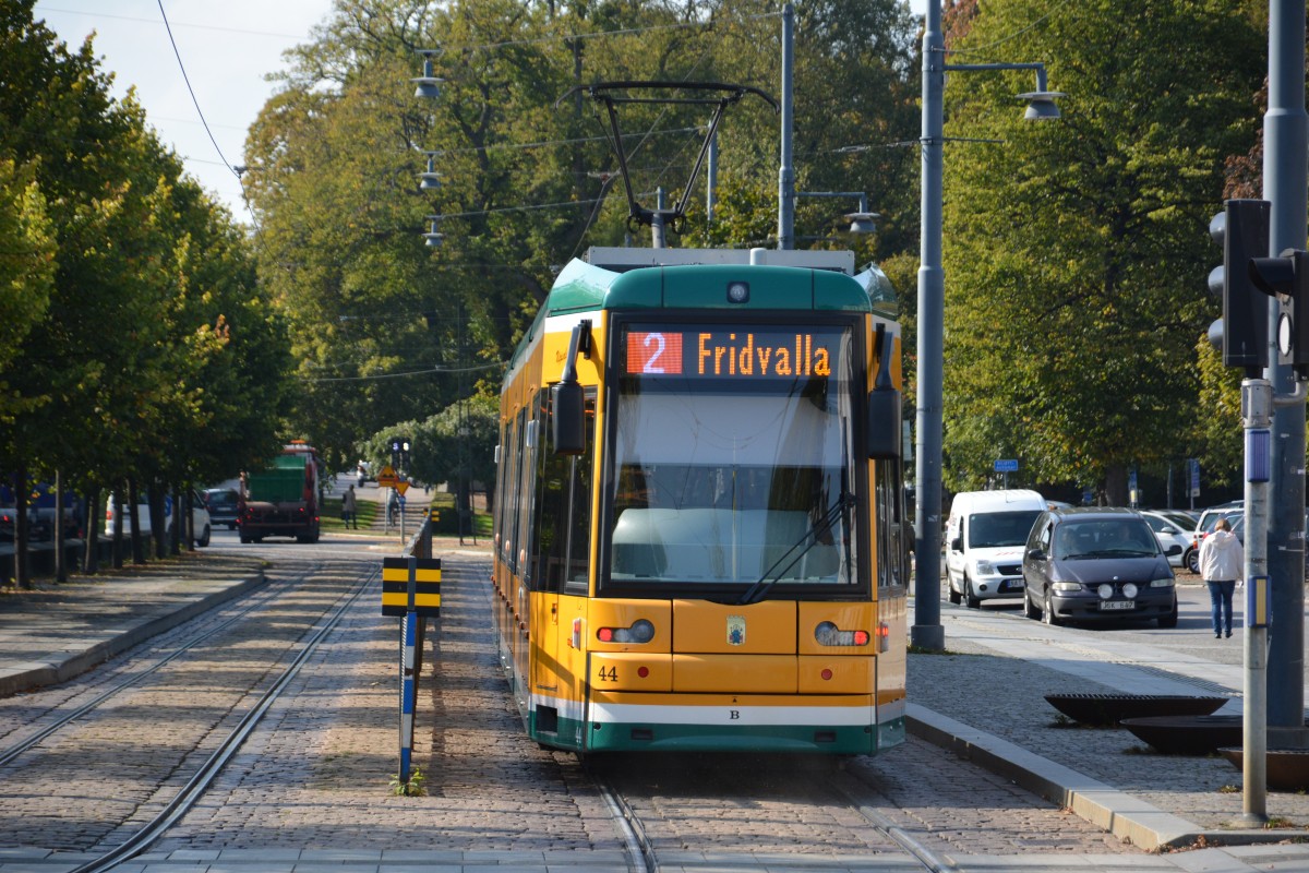 Niederflurstraßenbahn am 19.09.2014 am Hauptbahnhof Norrköping.