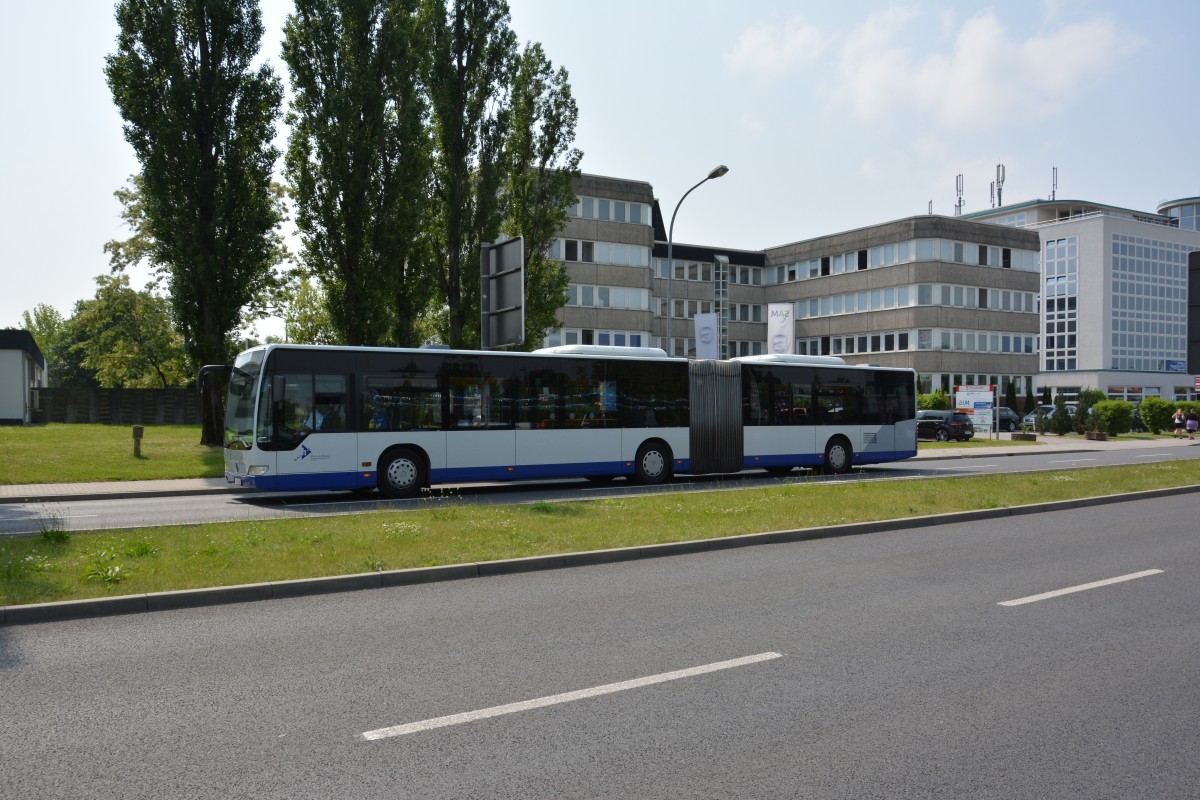 P-AV 162 auf dem Weg zum Bahnhof Schönefeld. Aufgenommen am 23.05.2014.
