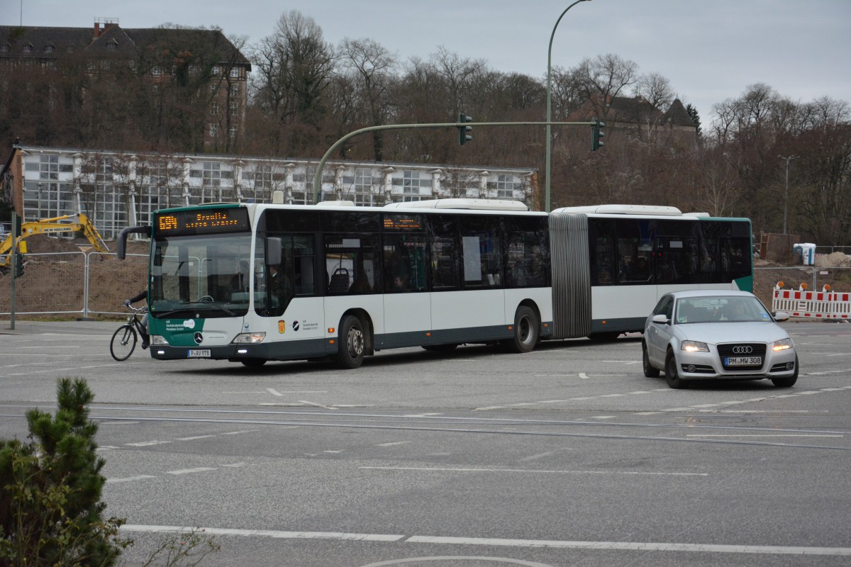 P-AV 978 (Mercedes Benz Citaro) ist am 15.12.2015 unterwegs Richtung Drewitz. Aufgenommen am Hauptbahnhof Potsdam.