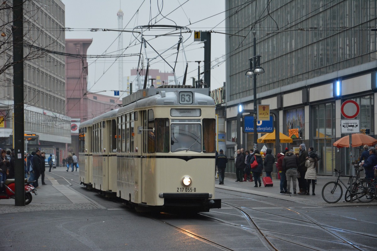Rekozug als Sonderfahrt am 11.11.2014 am Alexanderplatz Berlin. Triebwagen 217055-8.
