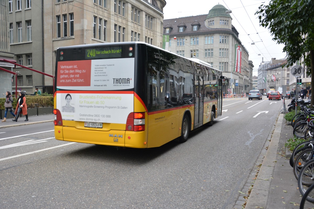 SG-68249 fährt am 14.10.2015 auf der Linie 240. Aufgenommen wurde ein MAN Lion's City in der Innenstadt von St. Gallen.
