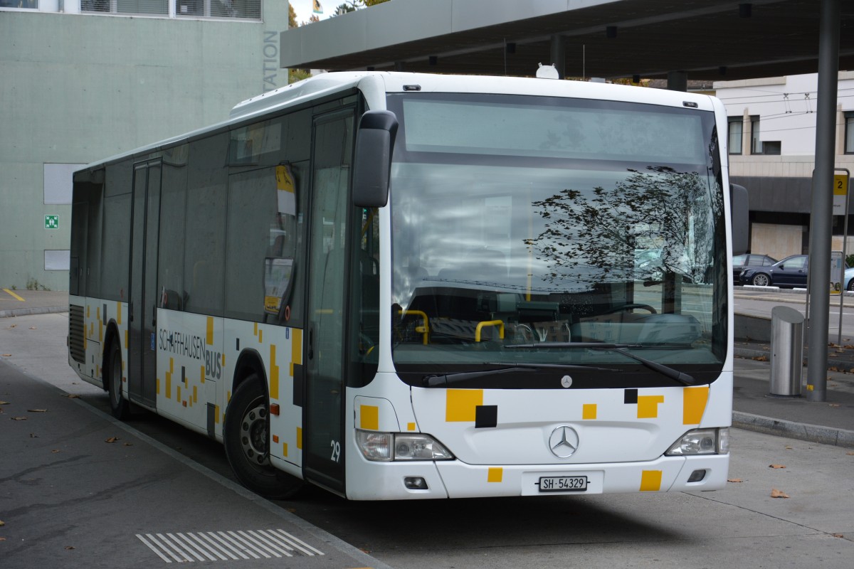 SH-54329 fährt am 07.10.2015 durch Schaffhausen. Aufgenommen wurde ein Mercedes Benz Citaro Facelift Ü / Schaffhausen Bus. 