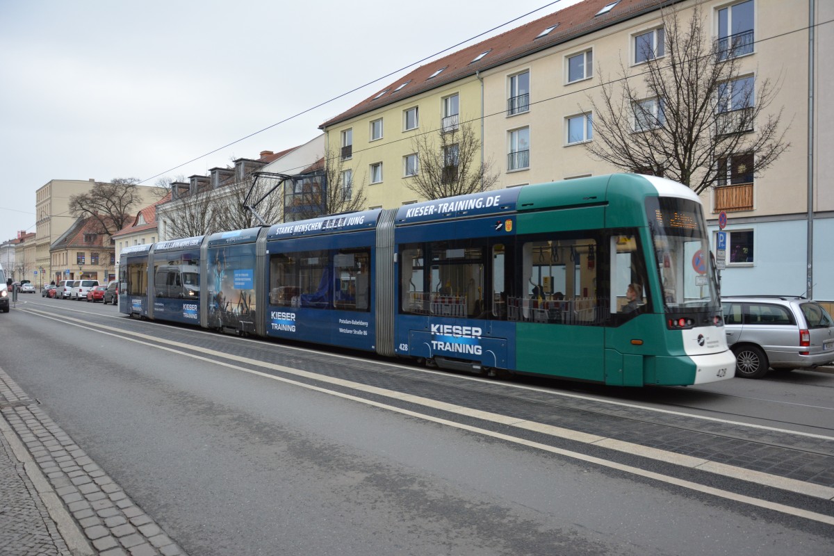 Stadler Vario Bahn  428  fährt am 16.12.2014 auf der Linie 94 zum Schloss Charlottenhof. Aufgenommen an der Dortustraße.
