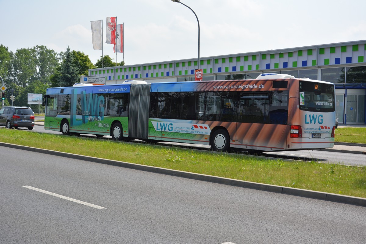 TF-VG 113 auf dem Weg zum Bahnhof Schönefeld. Aufgenommen am 23.05.2014.