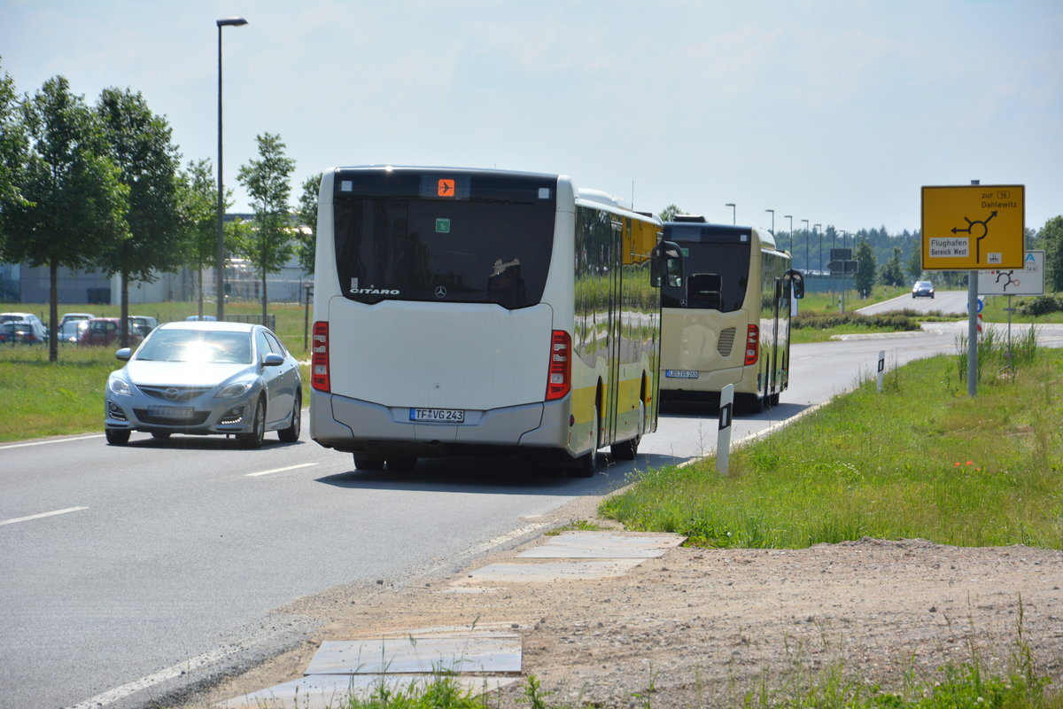 TF-VG 243 fährt am 04.06.2016 für die ILA auf der Shuttle-Linie  S . Aufgenommen wurde ein Mercedes Benz Citaro II Ü der VTF.
