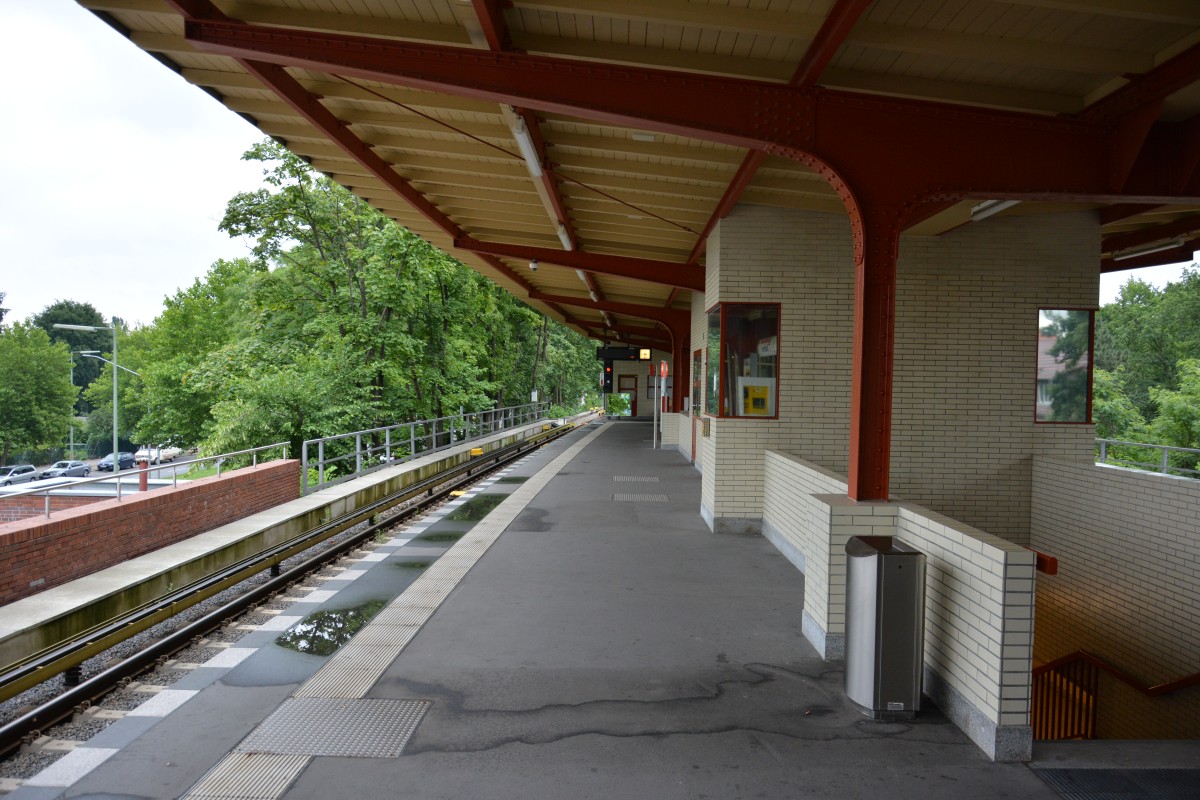 U-Bahnhof Ruhleben. Aufgenommen am 19.07.2015.