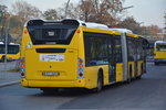 Am 31.10.2015 fährt B-V 4500 auf der Linie 109 zum Flughafen Tegel. Aufgenommen wurde ein Scania Citywide / Berlin Zoologischer Garten, Hertzallee.
