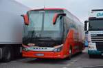 uecker-randow-bus/402675/am-09112014-steht-uem-ur-52-am Am 09.11.2014 steht UEM-UR 52 am Rastplatz der A 115. Zu sehen ist ein Setra 516 HD.

