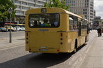 e2h/517376/50-jahre-busse-auf-der-kantstrasse '50 Jahre Busse auf der Kantstraße', so hieß es zur Traditionsfahrt 2016. Auch mit dabei B-BZ 1957H, Büssing BS 110 SL (E2H 71). Aufgenommen am Bahnhof Berlin Zoologischer Garten.

