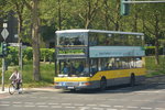 doppelstock-nd-202-dn95/515841/50-jahre-busse-auf-der-kantstrasse '50 Jahre Busse auf der Kantstraße', so hieß es zur Traditionsfahrt 2016. Auch mit dabei B-W 3045, MAN DN 95 (ND202). Aufgenommen am Semmelländerweg / Heerstraße.
