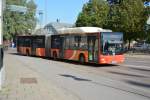 lions-city-cng-gelenkbus/375037/ufh-481-auf-der-linie-1 UFH 481 auf der Linie 1 am Hauptbahnhof Linköping am 11.09.2014.