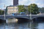 lions-city-cng-gelenkbus/382642/hier-faehrt-ein-man-lions-city Hier fhrt ein MAN Lion's City CNG ber eine Brcke in Stockholm (Strmbron). Aufgenommen am 16.09.2014.