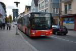 lions-city-gelenkbus/460805/ul-a-9546-faehrt-am-07102015-auf UL-A 9546 fährt am 07.10.2015 auf der Linie 7586 nach Tettnang. Aufgenommen wurde ein MAN Lion's City G / Friedrichshafen Friedrichstraße.