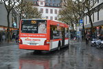 lions-city-gelenkbus/494988/am-04122015-faehrt-mz-sw-754-auf Am 04.12.2015 fährt MZ-SW 754 auf der Linie 55 durch die Innenstadt von Mainz. Aufgenommen wurde ein MAN Lion's City G.

