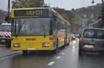 o-405/424318/dieser-mercedes-benz-o-405-gelenkbus Dieser Mercedes Benz O 405 Gelenkbus (1-ASC-706) unterwegs bei Regen zu seinem Depot.