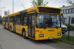FG-DD 880 (939 010-3) steht am 06.04.2014 in Dresden Gruna. Aufgenommen wurde ein Mercedes Benz O405.
