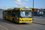 omnilink-und-omnicity-solobus/379175/uej-405-faehrt-zwischen-parkplatz-und UEJ 405 fährt zwischen Parkplatz und Arlanda Flughafen Stockholm. Aufgenommen am 13.09.2014.