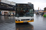 Am 04.12.2015 fährt WI-RS 842 auf der Linie 63 durch die Innenstadt von Mainz. Aufgenommen wurde ein Volvo 7700.