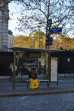 27.10.2018 | Frankreich - Paris | Bushaltestelle, Charles de Gaulle - Étoile - Friedland |