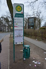 brandenburg-potsdam-2/509345/bushaltestetelle-potsdam-stahnsdorfer-strasse--august-bebel-strasse Bushaltestetelle, Potsdam Stahnsdorfer Straße / August-Bebel-Straße. Von hier fahren die Buslinien 616, 694, 696 und N17. Aufgenommen am 13.03.2016.