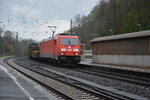 Am 17.04.2016 zieht diese BR 185 (185 375-3) einen Güterzug in Richtung Fulda. Aufgenommen bei der Durchfahrt Schlüchtern. 